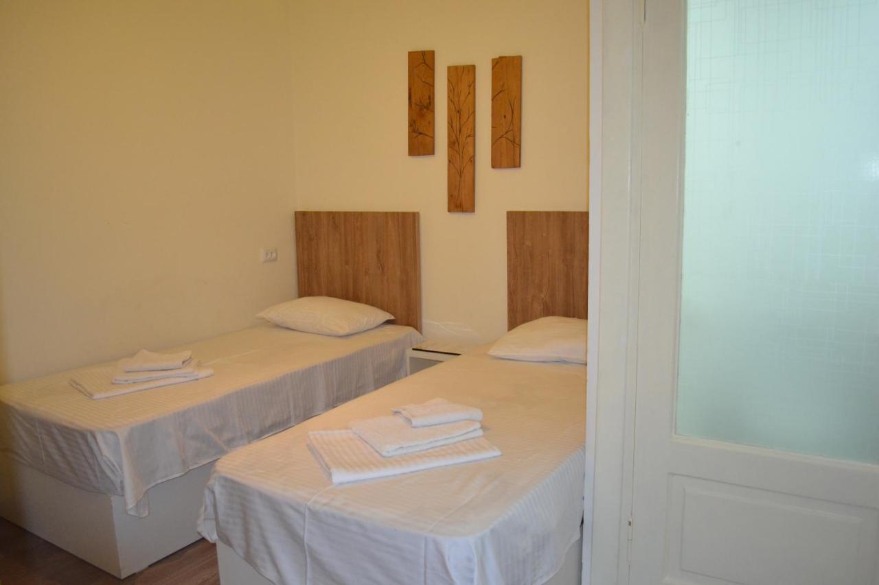 Hotel Rustaveli 36 Tbilisi Ngoại thất bức ảnh